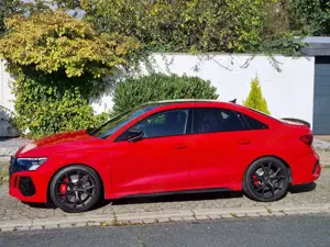 Audi RS3 Limo Pano Leder Garantie 8-fach Head Up 280 kmh