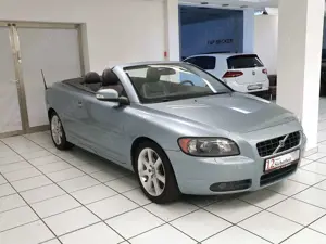 Volvo C70 C70 2.4 Automatik Summum Scheckheft Navi Leder Bild 3