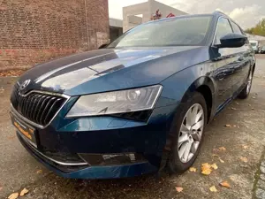 Skoda Superb Combi Navi+Allwetter+PDC+Sitzheizung