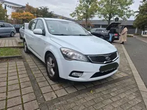 Kia Ceed / cee'd Ceed 1.6 CVVT Spirit