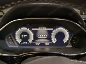 Audi Q3 Q3 Sportback 45 TFSIe Sportback S tronic line Bild 5