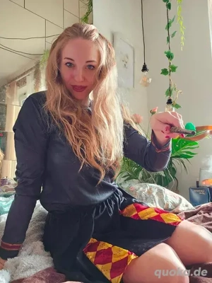 Meine ganz privaten & intimen Fotos & Videos für Dich - Deutsches Mädel von Nebenan öffnet für Dich 