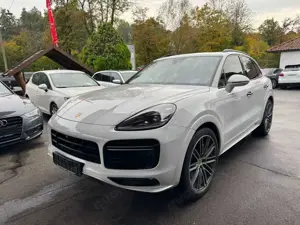 Porsche Cayenne Turbo *PCCB*BOSE*360°*MATRIX*22" Alu*