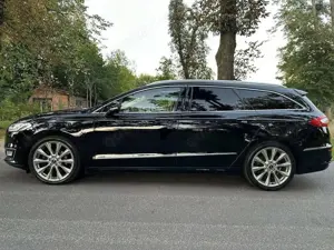 Ford Mondeo Turnier 2.0 TDCi Start-Stopp PowerShift-AutVignale Bild 3