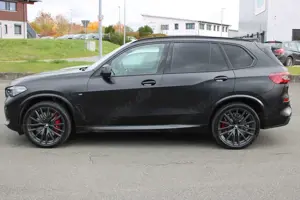 BMW X5 xDrive40d "Black Vermilion" Edition Bild 3