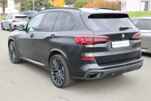 BMW X5 xDrive40d "Black Vermilion" Edition Bild 4