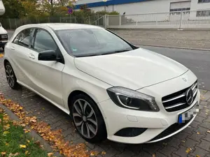 Mercedes-Benz A 180 (BlueEFFICIENCY) Urban Bild 4