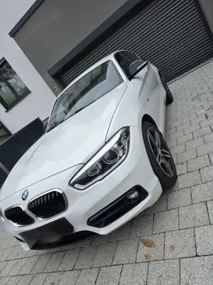 BMW 118 118i Sport Line 2017 Bild 3