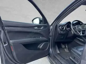 Alfa Romeo Stelvio B-Tech 2.2 AT8 Q4 Bild 5