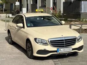 Mercedes-Benz E 220 E 220 d 9G-TRONIC