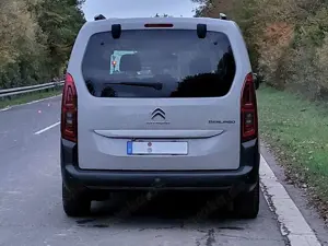 Citroen Berlingo Berlingo HDI SHINE XL Autom./7 Sitze/Standhz./AHK Bild 4