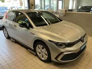 Volkswagen Golf VIII Lim. GTI 2.0 TSI DSG 8fach+KESSY+NAVI Klima Bild 4