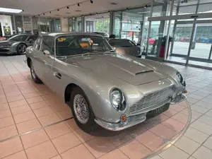 Aston Martin DB 6  LHD