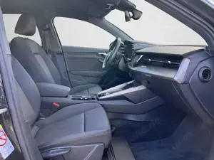 Audi A3 30 TFSI S tronic SITZHZG NAVI PLUS Bild 4