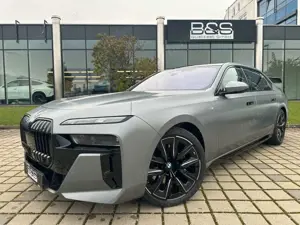 BMW 740 d xDrive M Sport ACC,HUD,SKYL,BW,LUFT,AHK,TV