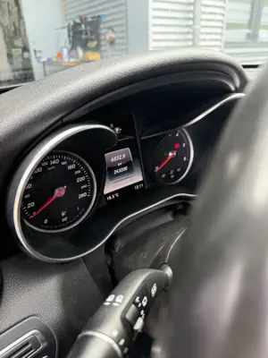 Mercedes-Benz C 200 (BlueTEC) d T 7G-TRONIC Avantgarde Bild 2