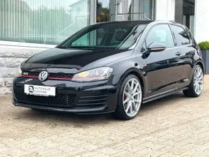 Volkswagen Golf VII GTI 2.0 TSI BMT