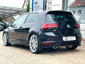 Volkswagen Golf VII GTI 2.0 TSI BMT Bild 3