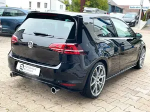 Volkswagen Golf VII GTI 2.0 TSI BMT Bild 4