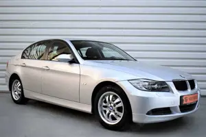 BMW 320 i Lim.+Navi+Xenon+PDC+1.Hand+34.600KM Bild 1