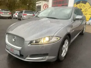 Jaguar XF 2.2 D Xenon Klima Kamera Navi SHZ PDC