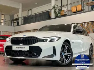 BMW 330 e Touring xDr. M-Sport Shadow Curved AHK ACC