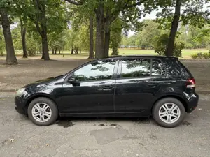 Volkswagen Golf 1.4 TSI schwarz metallic