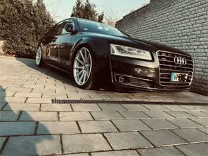 Audi A8 4.2 TDI Voll- und mit Traumausstattung Massage Bild 1