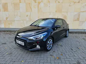 Hyundai i20 Trend *PANORAMA*SHZ*PDC*ALU*ALLWETTER* Bild 3