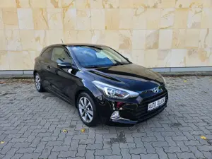 Hyundai i20 Trend *PANORAMA*SHZ*PDC*ALU*ALLWETTER*