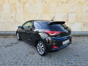 Hyundai i20 Trend *PANORAMA*SHZ*PDC*ALU*ALLWETTER* Bild 5