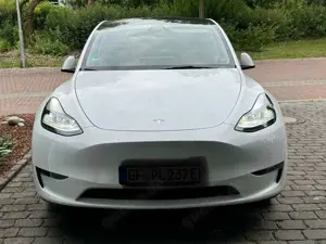 Tesla Model Y Model Y Long Range Dual Motor AWD Bild 1