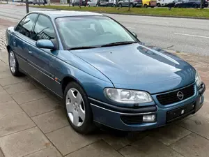 Opel Omega 2.0 16V CD 7 / XENON/ TÜV NEU Bild 3