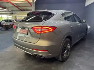 Maserati Levante Gran Lusso 3J.Garantie*Softclose*Pano* Bild 2