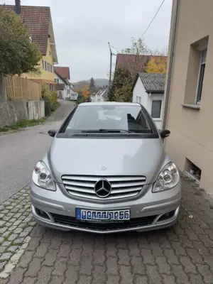Mercedes-Benz B 170 designo-Paket, TÜV, 8-Fachbereifung, Lederpaket