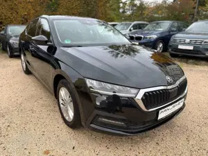 Skoda Octavia 2.0 TDI DSG Lim Ambition Navi LED Keyles