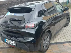 Peugeot 208 208 PureTech 75 Active Pack Bild 2