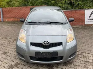 Toyota Yaris Cool // Scheckheft // 2-Hand // 02/26 TÜV // Bild 2