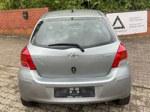 Toyota Yaris Cool // Scheckheft // 2-Hand // 02/26 TÜV // Bild 5