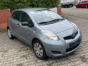 Toyota Yaris Cool // Scheckheft // 2-Hand // 02/26 TÜV // Bild 3