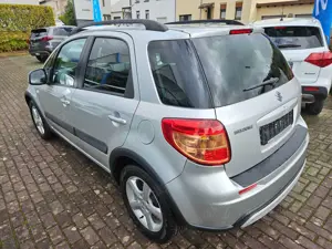 Suzuki SX4 SX4 1.6 VVT 4x2 Comfort Bild 4
