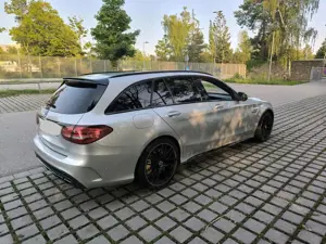 Mercedes-Benz C 63 AMG AMG C 63 T AMG Speedshift 7G-MCT Bild 5