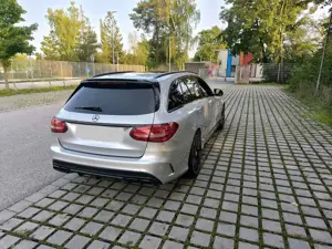 Mercedes-Benz C 63 AMG AMG C 63 T AMG Speedshift 7G-MCT Bild 4