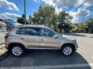 Volkswagen Tiguan 2.0 TDI DPF BlueMotion Technology Sport  Style Bild 4