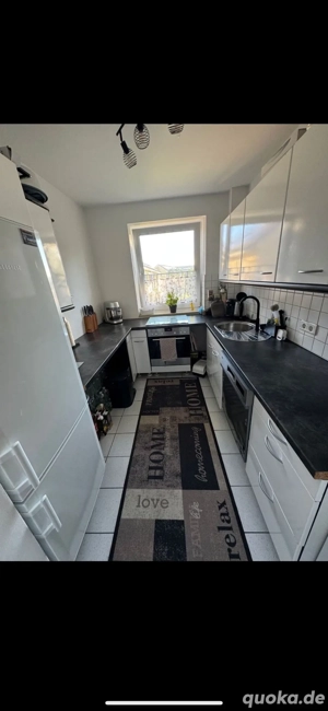 Küche mit E-Geräte