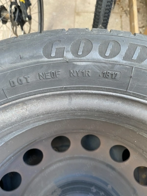 Sommerreifen auf Felgen