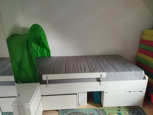 Kinderbett inklusive 2 Rollcontainer und Matratze