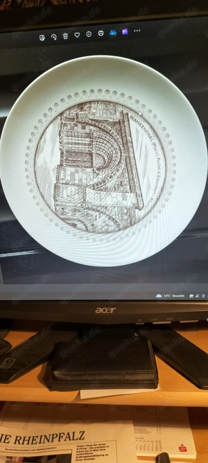 Porzelanteller mit Motiv