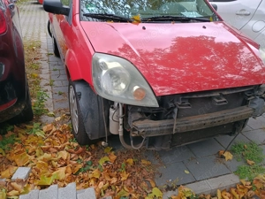 Ford Fiesta mit Unfallschaden Bild 4 Ford Fiesta mit Unfallschaden Bild 4