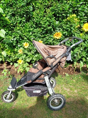 Kinderwagen TFK Joggster Twist mit Babywanne und viel Zubehör 